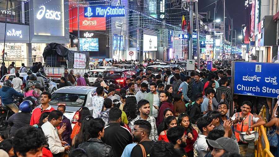 <div class="paragraphs"><p>People flock at the Church Street on a weekend. </p></div>