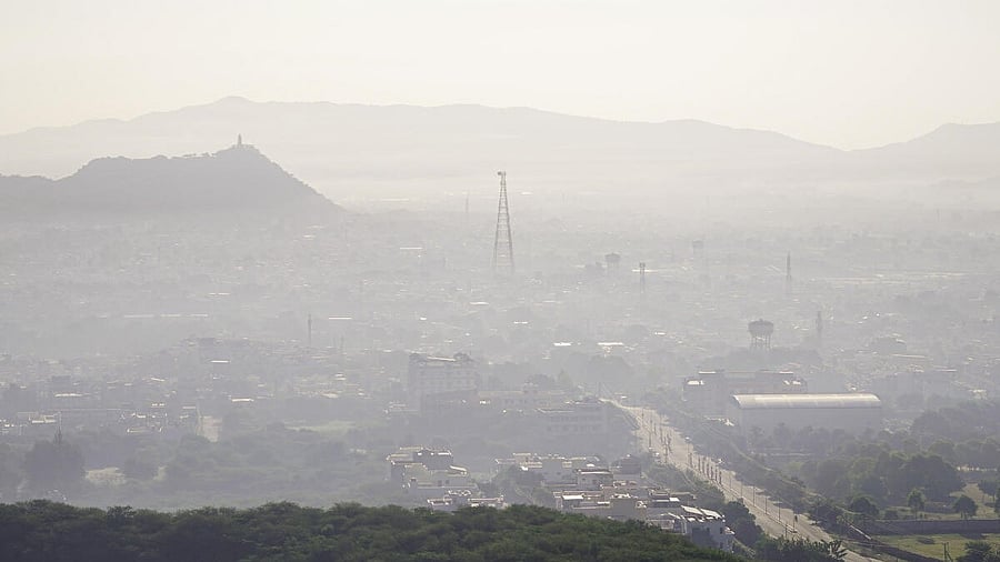 <div class="paragraphs"><p>The city skyline covered in Ajmer, Rajasthan</p></div>