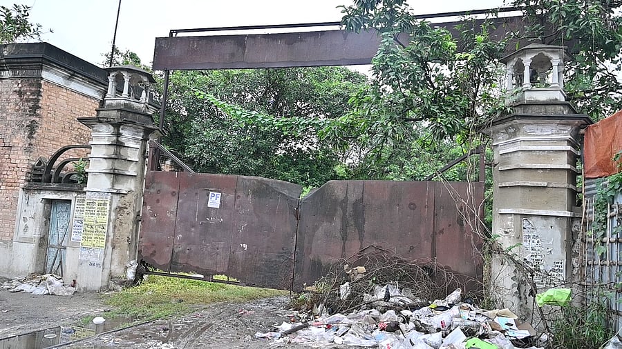 <div class="paragraphs"><p>The rusty old gate of Motipur Sugar Mill in the district of Muzaffarpur</p></div>