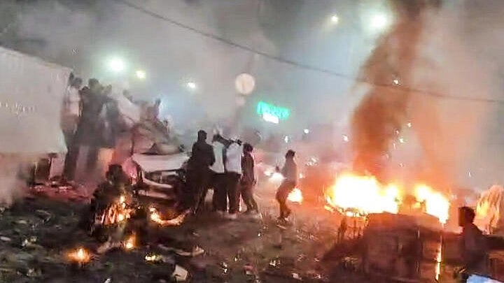 <div class="paragraphs"><p>The blast took place in a car parked near Gate No. 1 of Delhi’s Red Fort Metro Station</p></div>