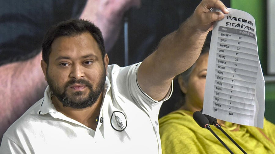 <div class="paragraphs"><p>RJD leader and Leader of Opposition in Bihar Assembly Tejashwi Yadav addresses a press conference, in Patna, Monday, Nov. 10, 2025.</p></div>