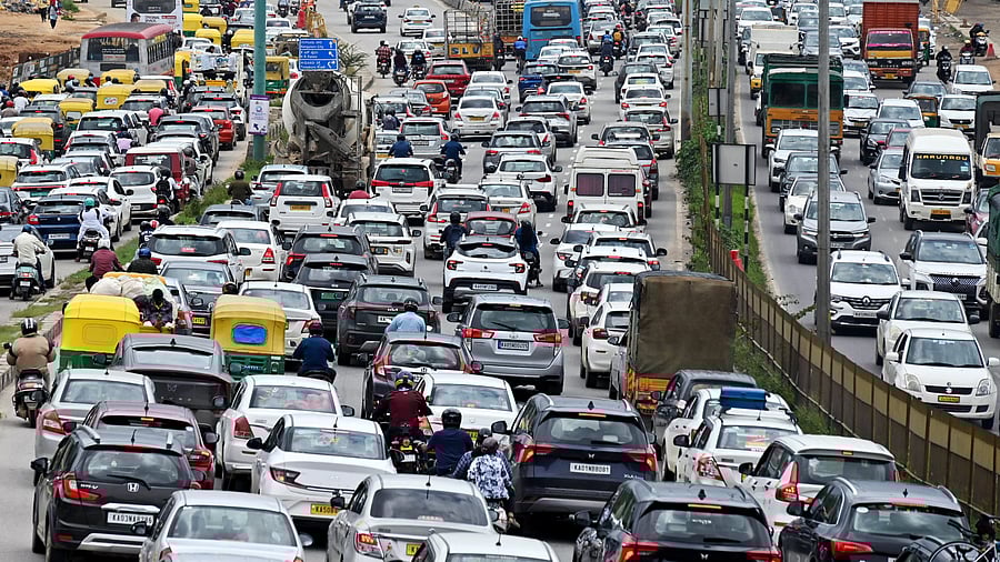 <div class="paragraphs"><p>According to the DPR, busy roads will be completely blocked to cut open the surface to build the tunnel. DH Photo</p></div>