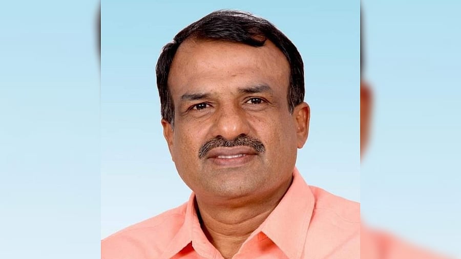 <div class="paragraphs"><p>Manjunath Bhandari</p></div>