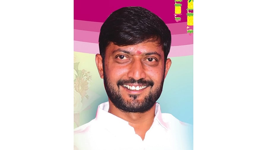 <div class="paragraphs"><p>Sharangoud Kandkur.</p></div>