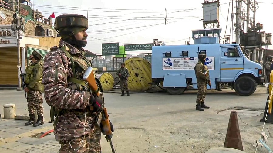 <div class="paragraphs"><p>Security beefed up after blast near Red Fort</p><p></p></div>