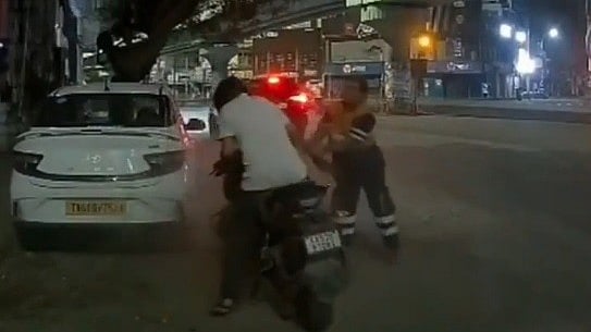 <div class="paragraphs"><p>The video was captured by a dashboard camera.&nbsp;</p></div>