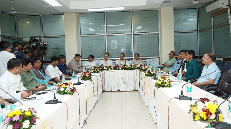 <div class="paragraphs"><p>A meeting of the Opposition parties in Assam, on Wednesday. </p></div>