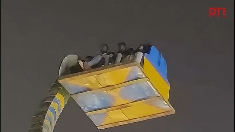 <div class="paragraphs"><p>All eight people, including a woman and two children, were later rescued</p></div>