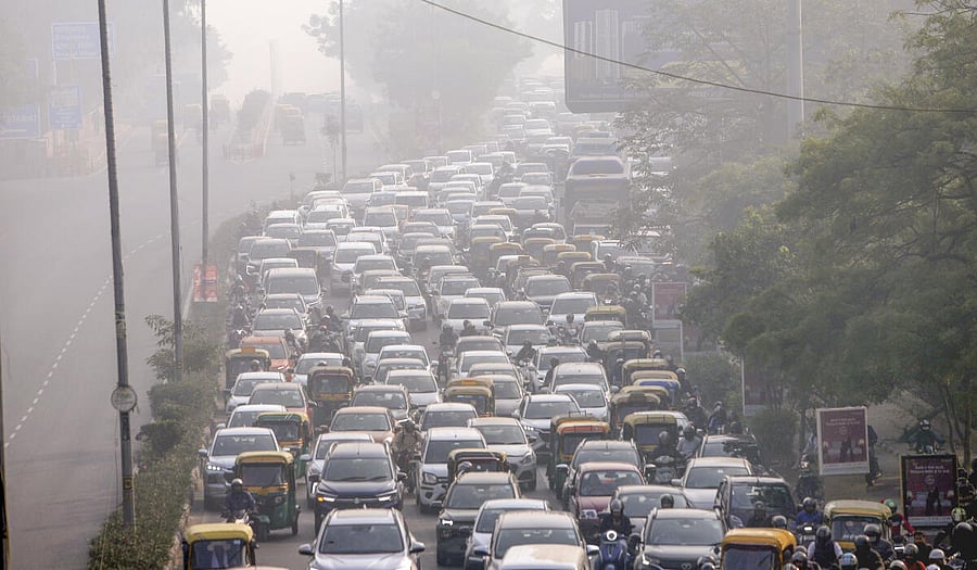 <div class="paragraphs"><p>Vehicles move amid a traffic congestion during smog, at ITO, in New Delhi.</p></div>