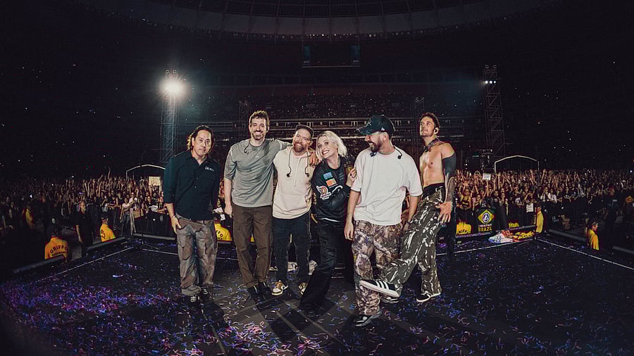 <div class="paragraphs"><p>American rock band&nbsp;Linkin Park</p></div>