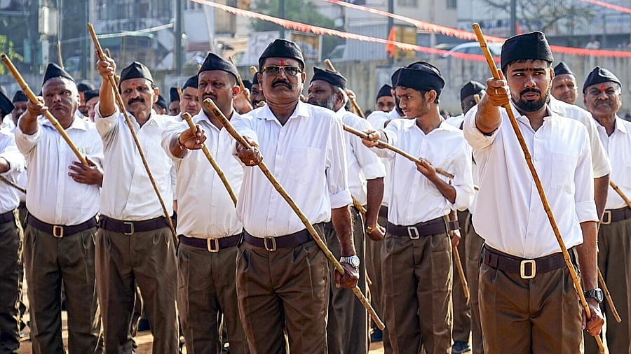 <div class="paragraphs"><p>Rashtriya Swayamsevak Sangh (RSS) volunteers participate in a ‘Path Sanchalan’ programme to mark the organisation’s centenary year,.</p></div>