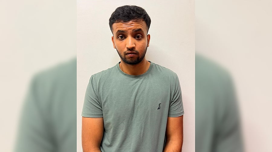 <div class="paragraphs"><p>A photograph of the hit-and-run case suspect released by the police.</p></div>