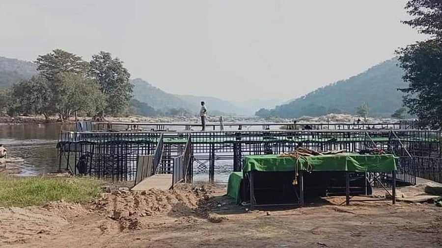 <div class="paragraphs"><p>With the order, the Supreme Court put a closure to the applications filed by the state of Tamil Nadu against Karnataka in regard to Mekedatu water balancing reservoir.</p></div>