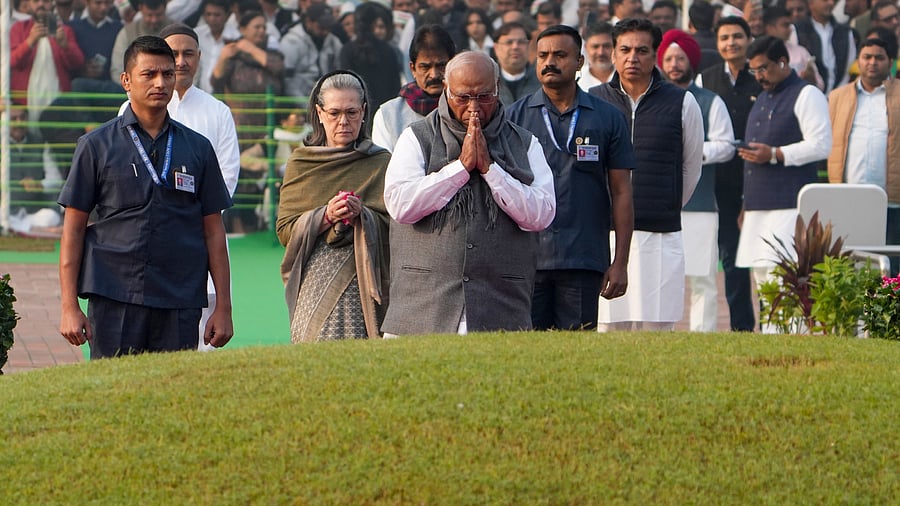 <div class="paragraphs"><p>Jawaharlal Nehru Birth Anniversary.</p></div>