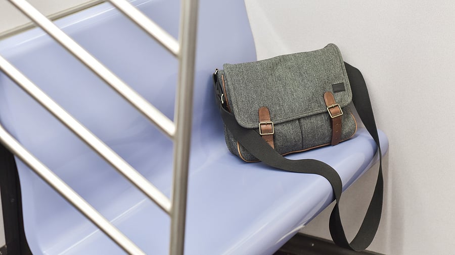 <div class="paragraphs"><p>A representative image of a bag in a metro.</p></div>