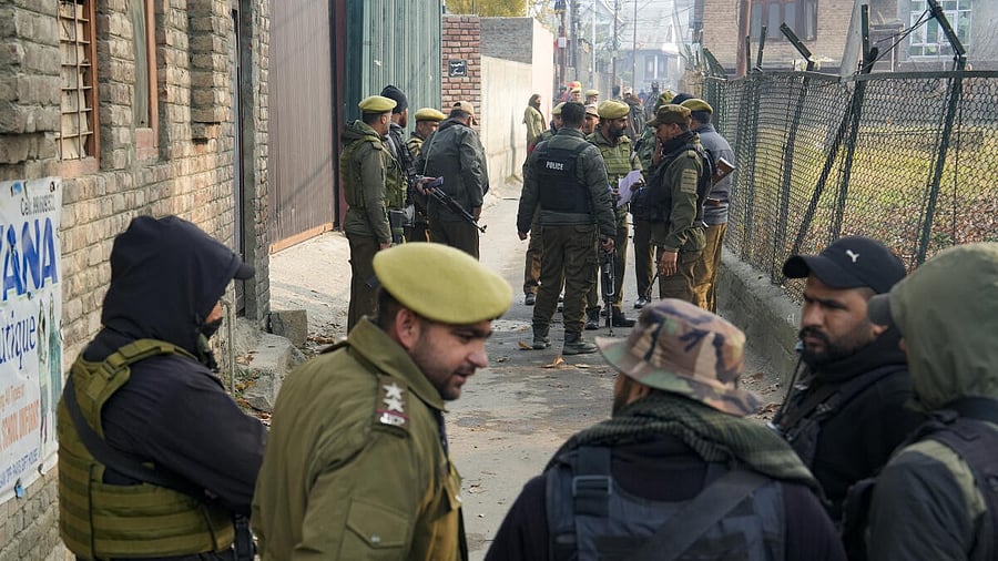 <div class="paragraphs"><p>Security personnel at the site after an accidental explosion ripped through Nowgam police station on late Friday night, in Srinagar,.</p></div>