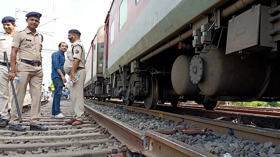 <div class="paragraphs"><p>Police personnel.&nbsp;</p></div>