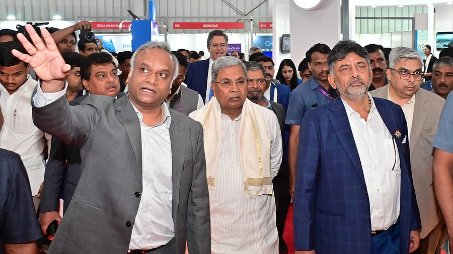 <div class="paragraphs"><p>IT/BT Minister Priyank Kharge (left) with CM Siddaramaiah and DyCM D K Shivakumar at the Bengaluru Tech Summit on Tuesday. </p></div>