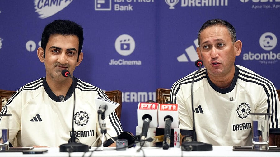 <div class="paragraphs"><p>Gautam Gambhir (left) and Ajit Agarkar. </p></div>