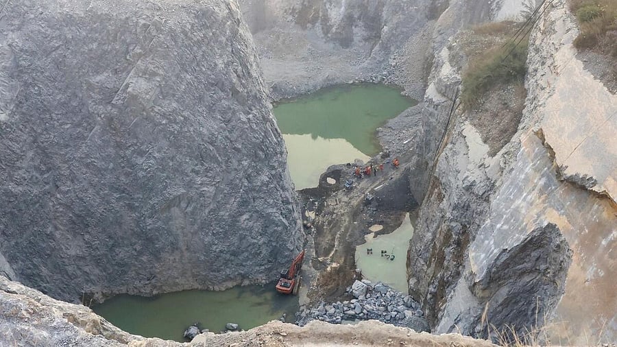 <div class="paragraphs"><p>A portion of a stone quarry collapsed near the Billi Markundi mining area in Sonbhadra district, Uttar Pradesh.</p></div>