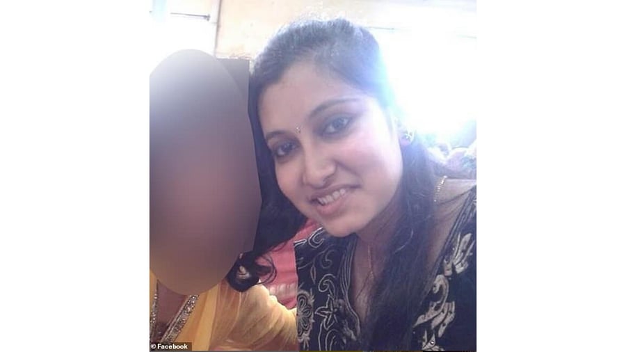 <div class="paragraphs"><p>8 month-pregnant Indian-origin techie killed while crossing the road in Australia </p><p></p></div>