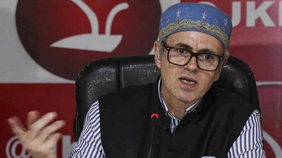 <div class="paragraphs"><p>Omar Abdullah</p></div>