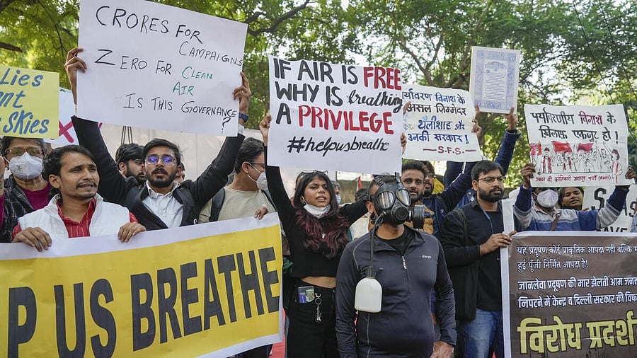 <div class="paragraphs"><p>Delhi pollution crisis: Protest at Jantar Mantar</p><p></p></div>