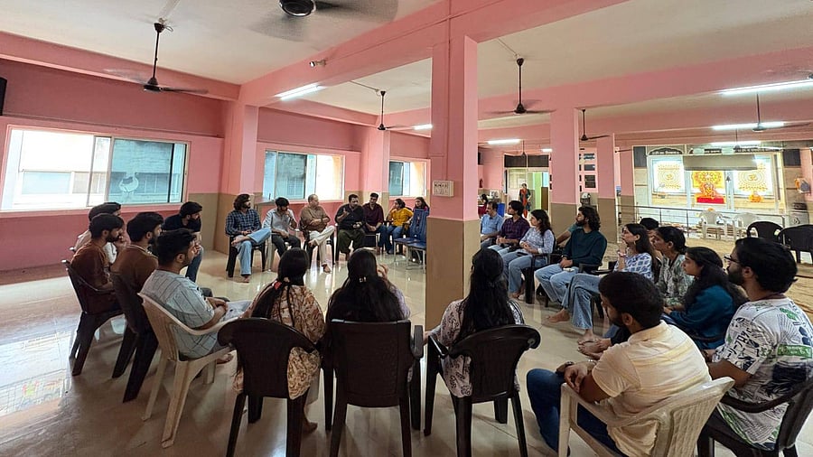 <div class="paragraphs"><p>Representative image of a Y4PK group meeting.</p></div>