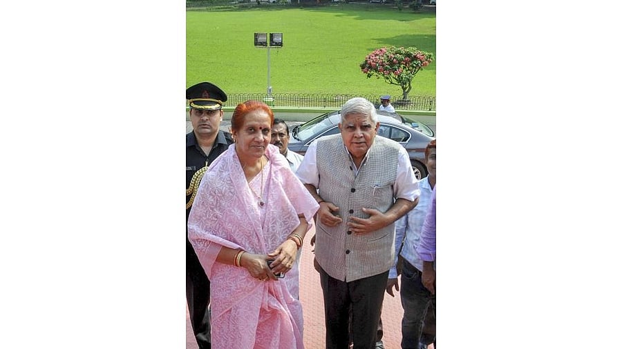 <div class="paragraphs"><p>Jagdeep Dhankhar (R) with his wife Sudesh Dhankhar.</p></div>