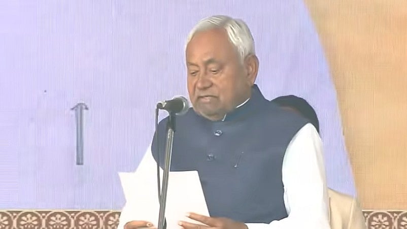 <div class="paragraphs"><p>Nitish Kumar takes oath as Bihar chief minister for the 10th time. </p></div>