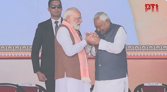 <div class="paragraphs"><p>Nitish Kumar (right) greets Prime Minister Narendra Modi.&nbsp;</p></div>