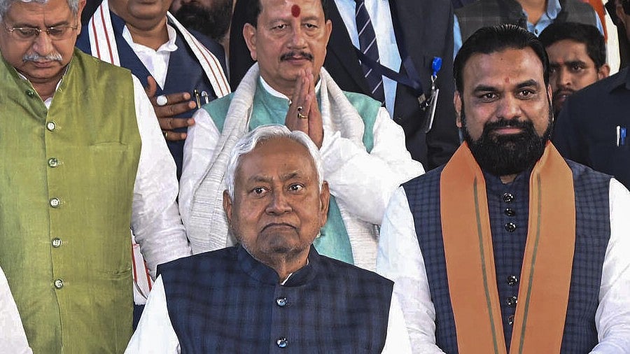 <div class="paragraphs"><p>JD(U) supremo and Bihar CM Nitish Kumar with BJP leaders Samrat Choudhary and others.&nbsp;</p></div>