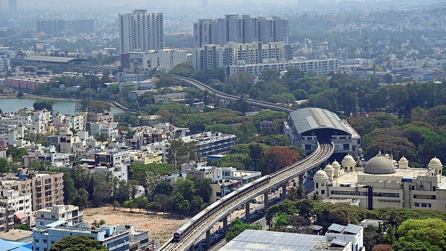 ಬೆಂಗಳೂರು ವಿಶ್ವವಿದ್ಯಾಲಯದ ಬಳಿ ವಿಹಂಗಮ ನೋಟ -ಪ್ರಜಾವಾಣಿ ಚಿತ್ರ/ ರಂಜು ಪಿ