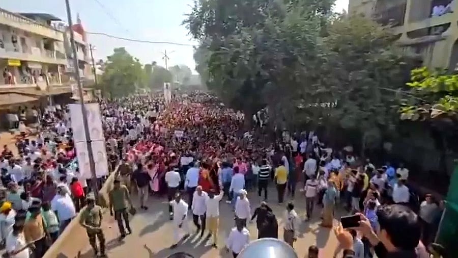 <div class="paragraphs"><p>A massive protest march witnessed participation from women, men and youth in large numbers, resulting in the total closure of markets and establishments across the taluka.</p></div>