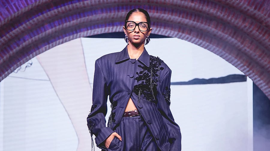 Designer: Dhruv Kapoor
Model: Meedhanika