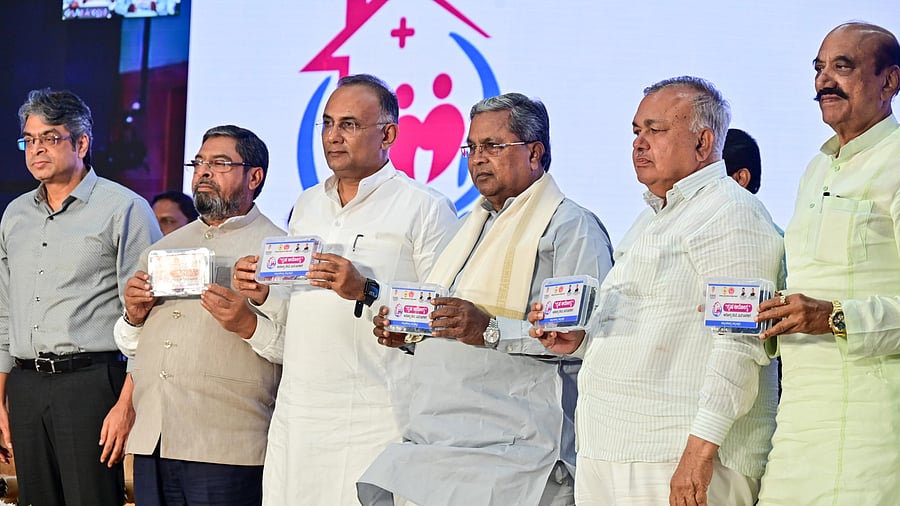 A file photo of the launch of the pilot of Gruha Arogya, the healthcare to doorstep scheme by Chief Minister Siddaramaiah, Health Minister Dinesh Gundu Rao, Transport Minister Ramalinga Reddy and others.