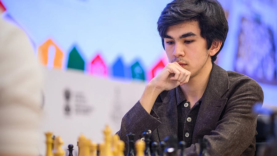<div class="paragraphs"><p>Uzbekistan's Javokhir Sindarov (in photo) and China's Wei Yi confirmed their places in next year's Candidates tournament by reaching the final of the&nbsp;FIDE World Cup on Sunday. </p></div>
