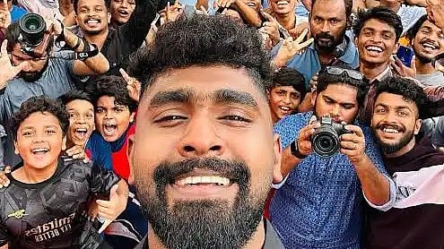 <div class="paragraphs"><p>Singer Hanan Shaah</p></div>