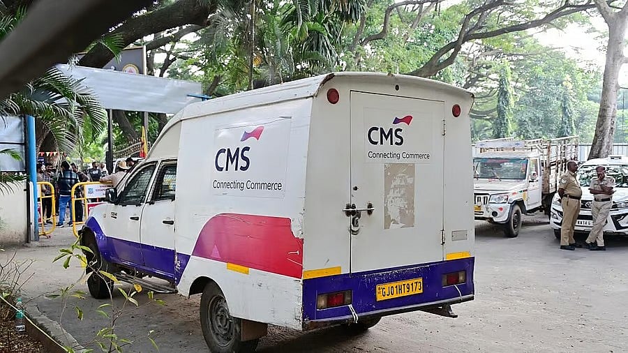 <div class="paragraphs"><p>The seized ATM cash van kept at Siddapura station in Bengaluru.</p></div>