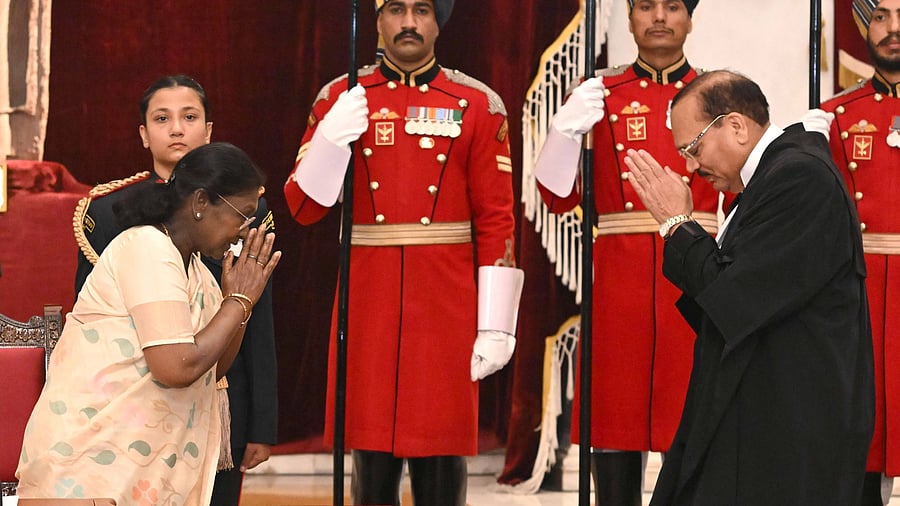 <div class="paragraphs"><p>President Droupadi Murmu (left) administered the oath to Chief Justice of India Surya Kant.&nbsp;</p></div>