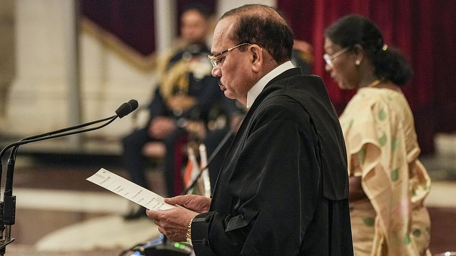 <div class="paragraphs"><p>President Droupadi Murmu administers the oath of office to Justice Surya Kant as the 53rd Chief Justice of India during a swearing-in ceremony, at Rashtrapati Bhavan in New Delhi.</p></div>