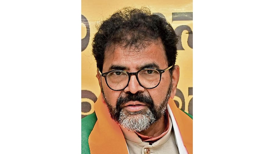 <div class="paragraphs"><p>Chalavadi Narayana swamy</p></div>