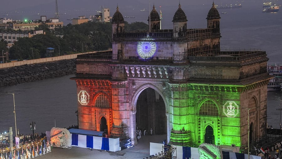 <div class="paragraphs"><p>The Gateway of India, in Mumbai.</p></div>