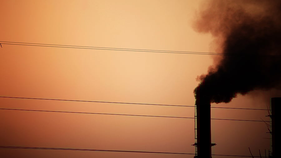 <div class="paragraphs"><p>Image of pollution for representative purposes.</p></div>