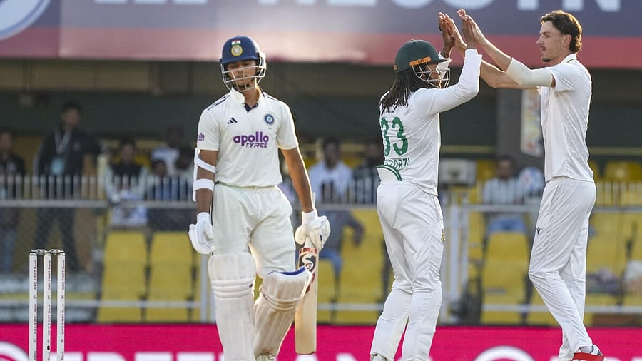 <div class="paragraphs"><p>Yashasvi Jaiswal walks off dejected after being dismissed at the fag end of the day.&nbsp;</p></div>