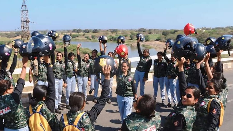<div class="paragraphs"><p>Members of the Akka Pade celebrate after their 300 km bike rally.</p></div>