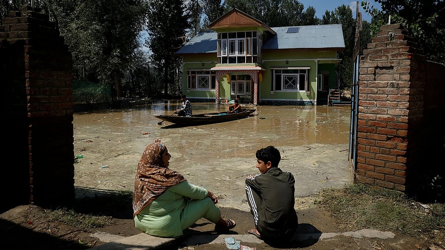 <div class="paragraphs"><p>A Kashmiri family. </p></div>