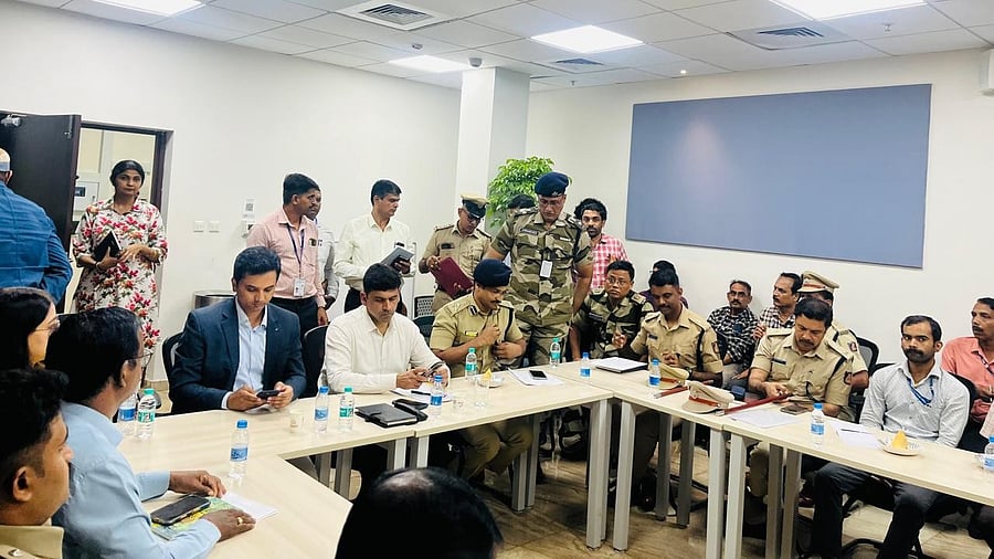 <div class="paragraphs"><p>DC Darshan H V, Police Commissioner Sudheer Kumar Reddy and others take part in a high level meeting at Mangaluru International Airport. </p></div>
