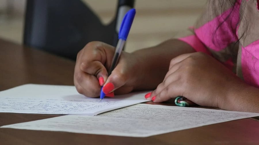 <div class="paragraphs"><p>Experts say handwriting and the right way to hold a pen are not taught early on. </p></div>