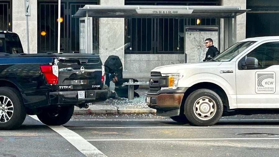 <div class="paragraphs"><p>Two National Guard members were shot near the White House in Washington</p><p></p></div>